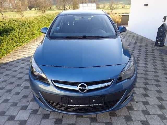 Gebraucht Opel Astra Selection 116 PS (85 kW) 2013 Azur blau (m2) Kleinwagen