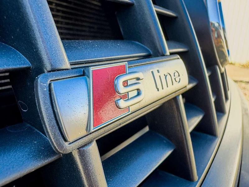 Schwarz Gebraucht 2007 Audi A6 Kombi | 5.600 € (Etwas zu teuer) - Bild 1/4