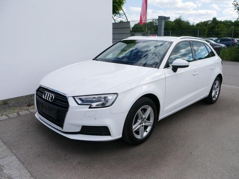 Ibisweiß Gebraucht 2020 Audi A3 Comfort | 21.390 € (Guter Preis) - Bild 1/4