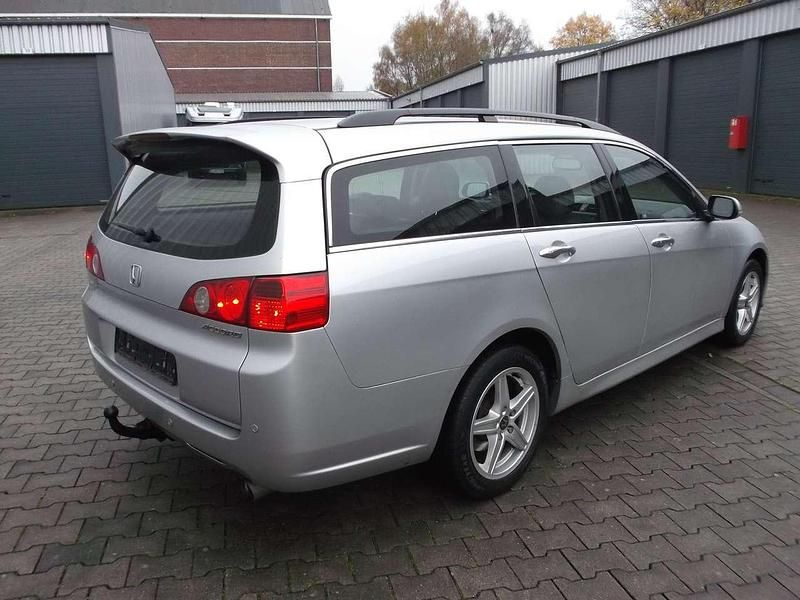 Gebraucht Honda Accord Executive 155 PS (114 kW) 2007 Silbermetallic . Kombi