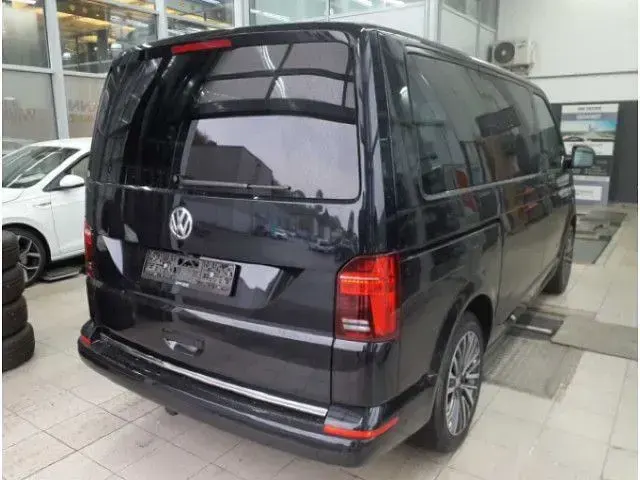 Gebraucht VW Multivan Highline 204 PS (150 kW) 2023 Schwarz Van / Kleinbus