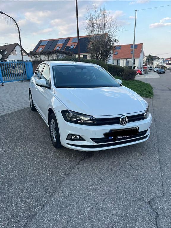 Gebraucht VW Polo Trendline 75 PS (55 kW) 2018 Weiß Kleinwagen