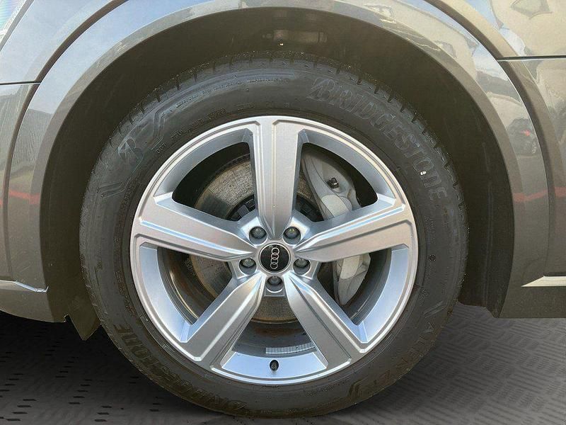 Gebraucht Audi Q8 e-tron S-Line 250 kW (340 PS) 2023 Daytonagrau perleffekt SUV