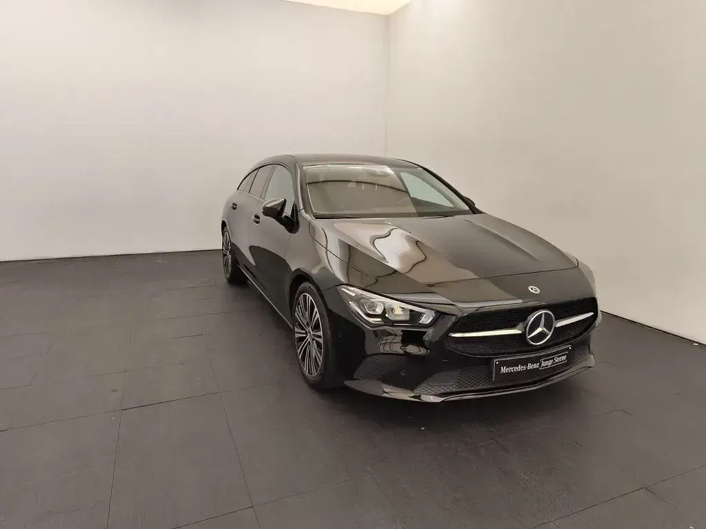 Gebraucht Mercedes CLA200 Progressive 150 PS (110 kW) 2023 Unilack nachtschwarz Coupé