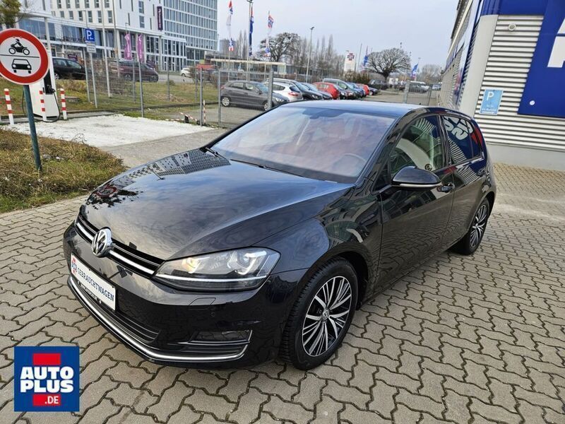 Schwarz Gebraucht 2016 VW Golf VII Allstar Limousine | 9.999 € (Fairer Preis) - Bild 1/4