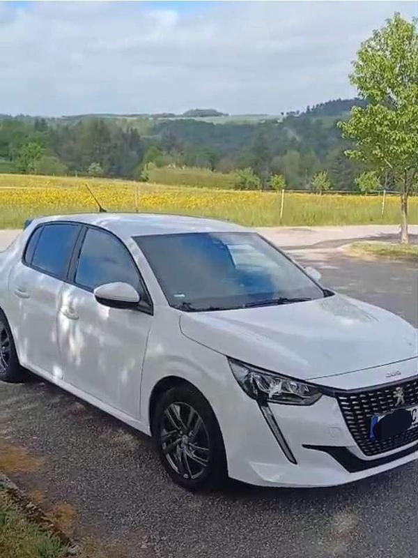 Weiß Gebraucht 2021 Peugeot 208 GT Kleinwagen | 14.500 € (Guter Preis) - Bild 1/4