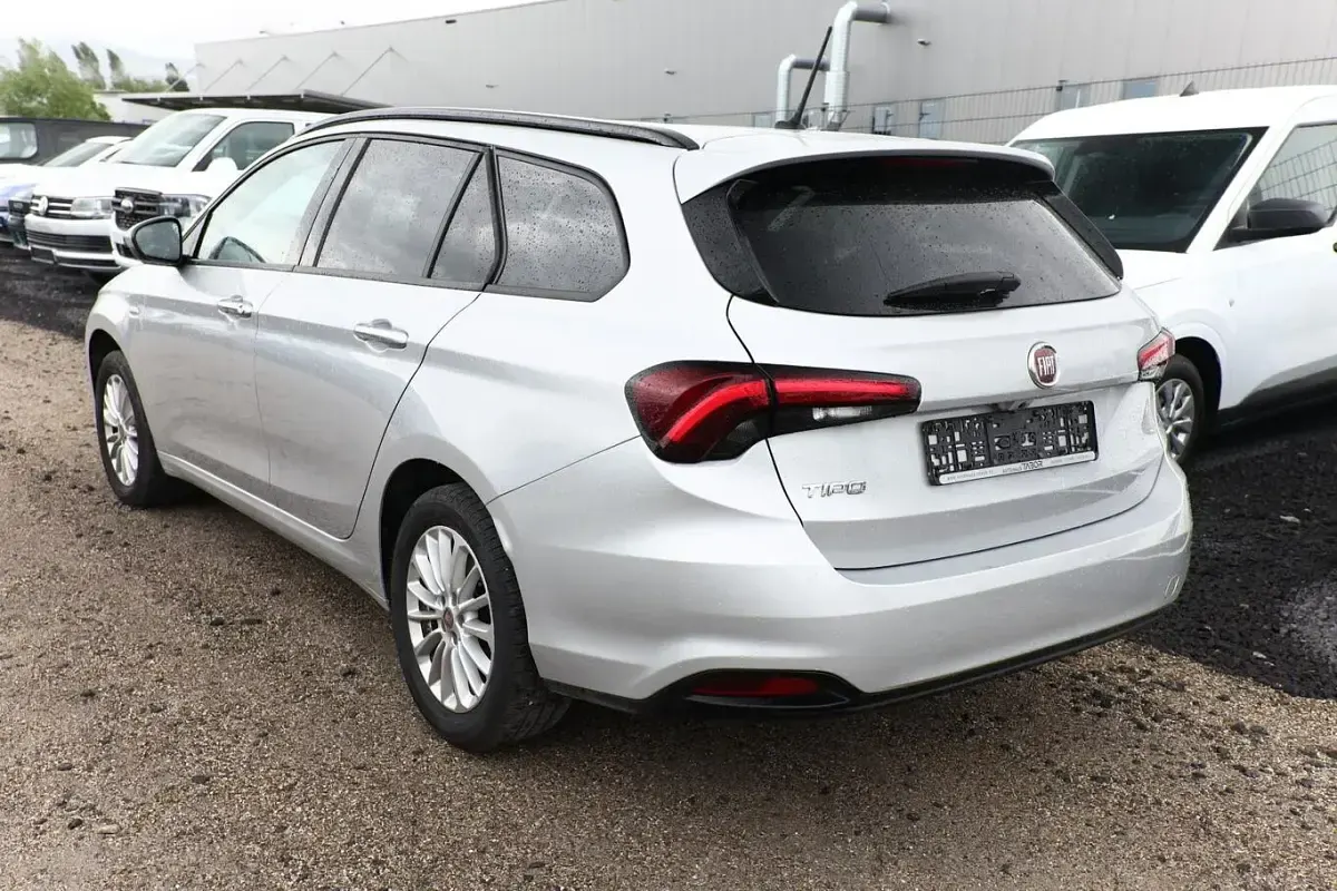 Gebraucht Fiat Tipo Life 101 PS (74 kW) 2022 Maestro grau Kombi