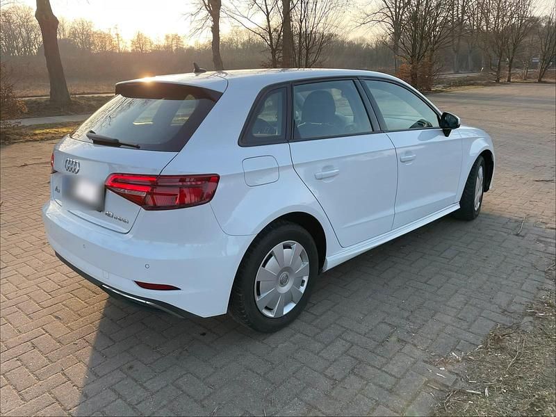 Gebraucht Audi A3 150 PS (110 kW) 2020 Weiß Limousine