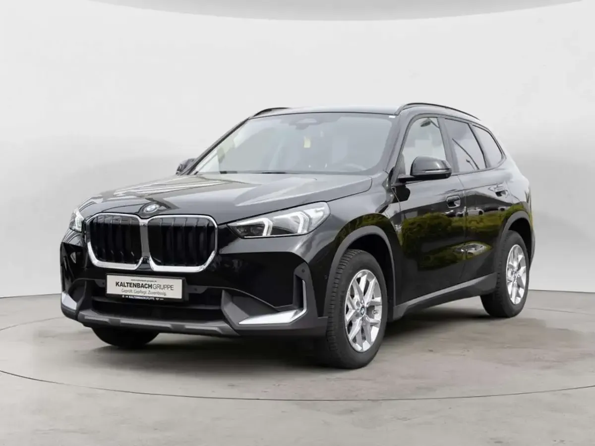 Gebraucht BMW X1 Sport Line 163 PS (119 kW) 2023 Schwarz SUV