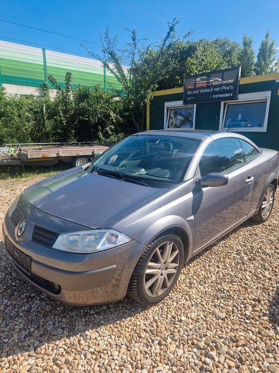 Grau Gebraucht 2005 Renault Mégane Cabriolet Privilege Cabrio | 1.300 € (Guter Preis) - Bild 1/4