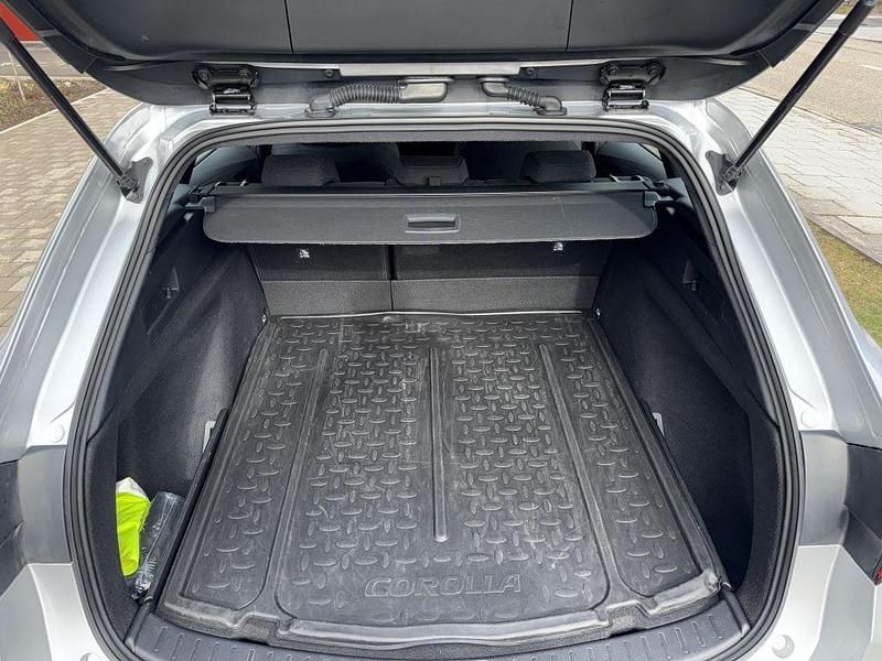 Gebraucht Toyota Corolla Active 140 PS (102 kW) 2025 Silber Limousine