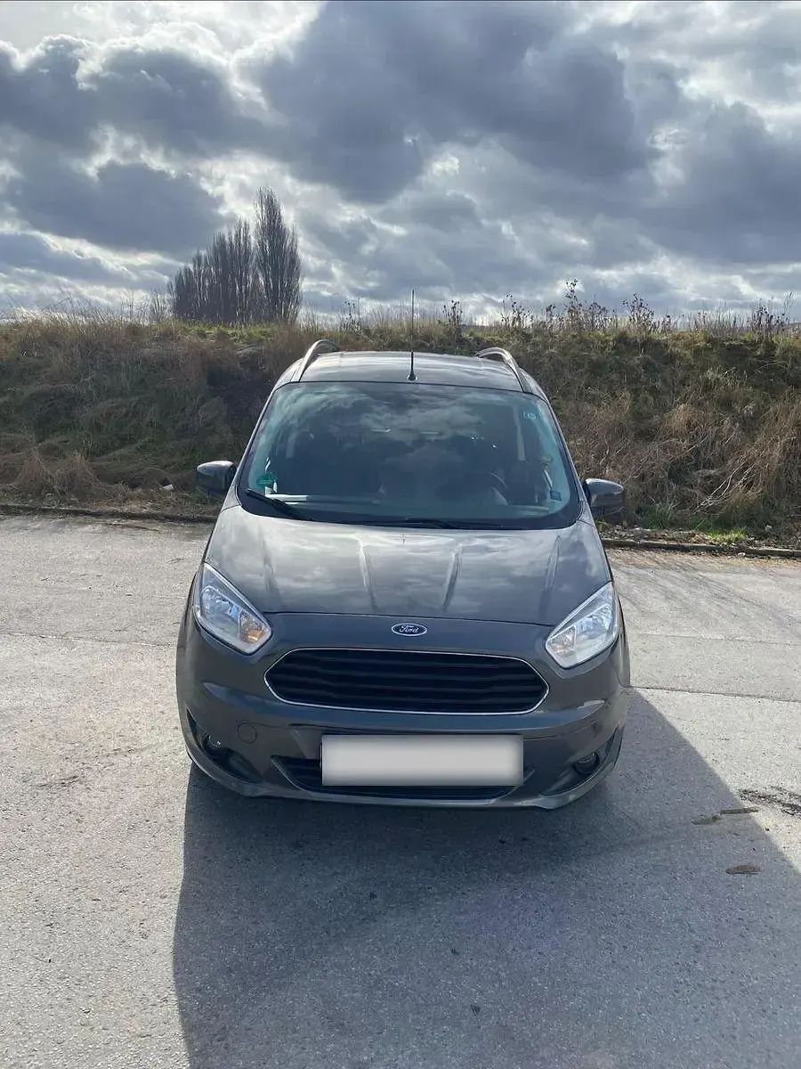 Gebraucht Ford Tourneo Courier Titanium 101 PS (74 kW) 2017 Grau Van / Kleinbus