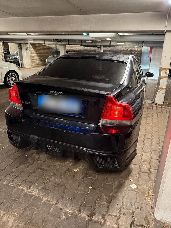 Schwarz Gebraucht 2004 Volvo S60 Limousine | 2.500 € (Guter Preis) - Bild 1/4