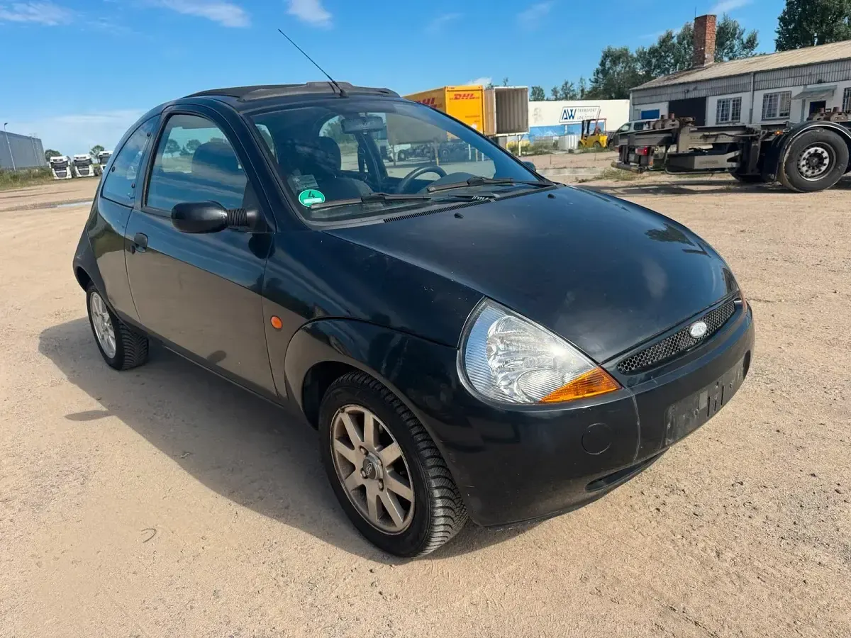 Gebraucht Ford Ka 60 PS (44 kW) 2001 Schwarz Kleinwagen