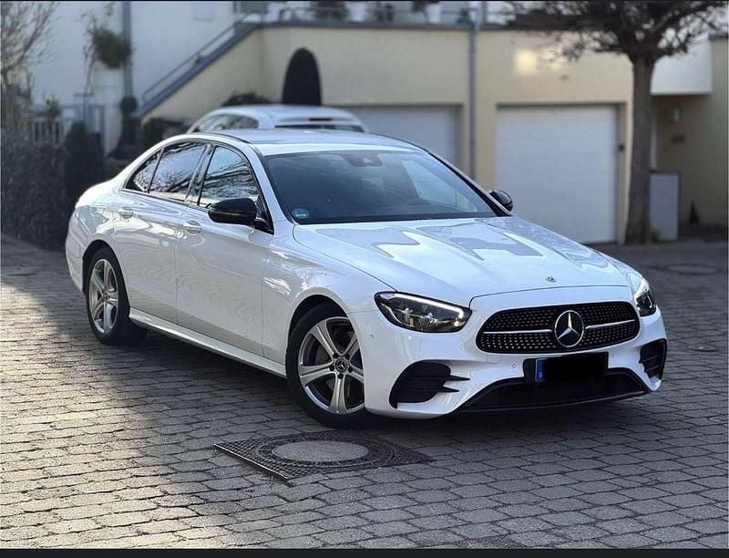Gebraucht Mercedes E220 AMG line 194 PS (142 kW) 2025 Limousine