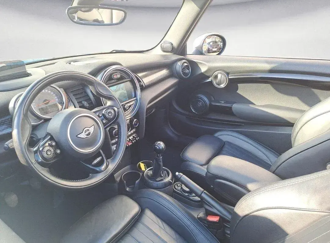 Käytetty Mini Cooper S Cabriolet 192 HP (141 kW) 2017 Sininen Avoauto
