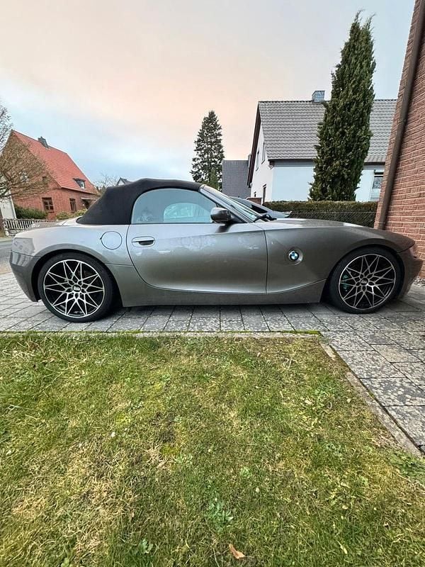 Gebraucht BMW Z4 Sport Line 150 PS (110 kW) 2005 Grau Cabrio