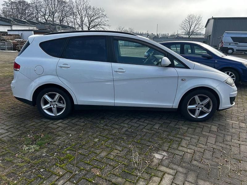 Gebraucht Seat Altea XL Ecomotive 105 PS (77 kW) 2012 Weiß Van / Kleinbus