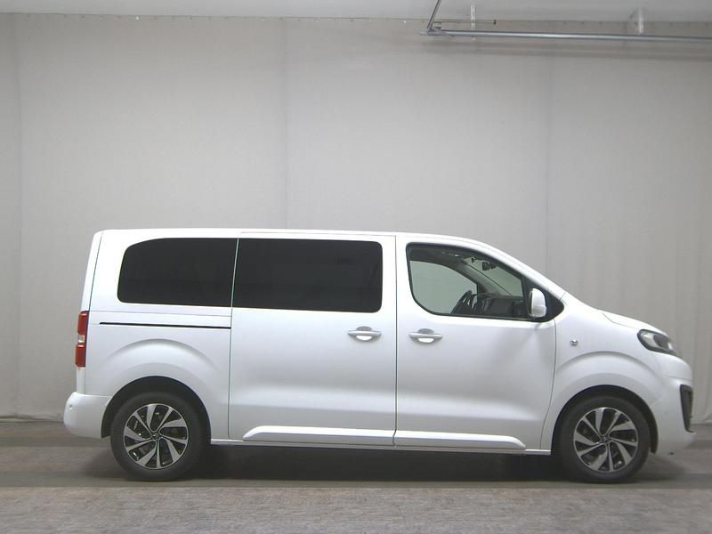 Weiss Gebraucht 2021 Citroën Spacetourer Shine Van / Kleinbus | 25.680 € (Superpreis) - Bild 1/4