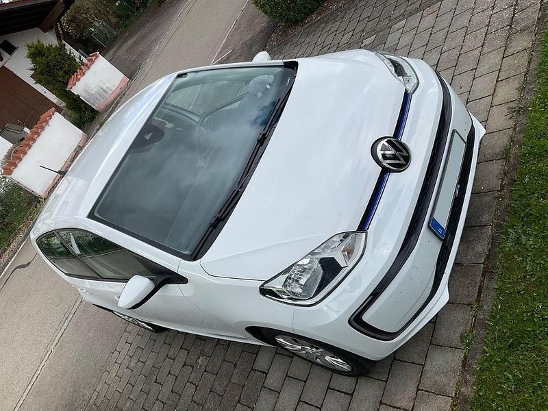 Second-hand VW e-up! 61 kW (83 CP) 2021 Alb Hatchback