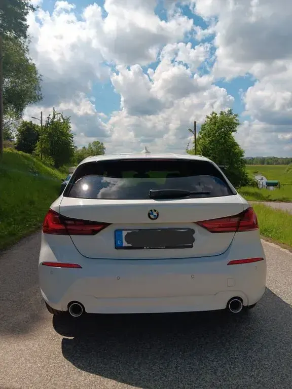 Usado BMW 118 Performance 150 CV (110 kW) 2020 Blanco Utilitario