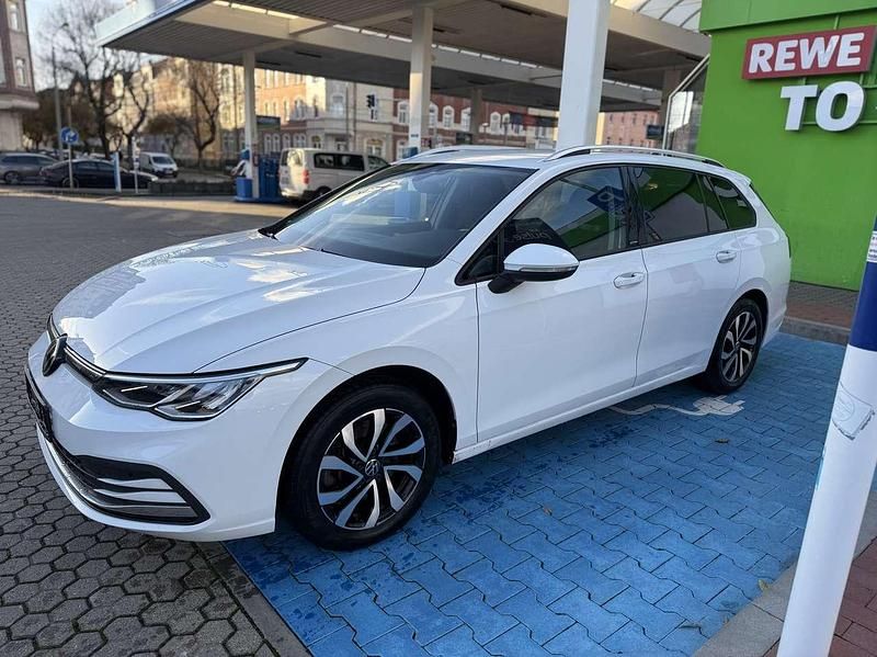 Gebraucht VW Golf VIII Active 116 PS (85 kW) 2022 Weiß Kombi