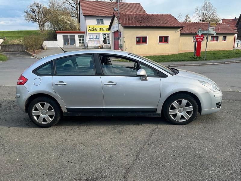 Gebraucht Citroën C4 108 PS (79 kW) 2006 Silber Limousine