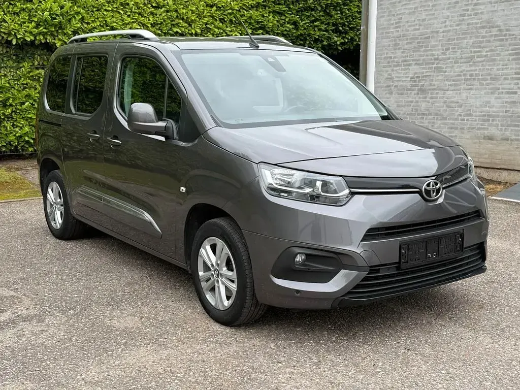 Gebraucht Toyota Proace Verso City 131 PS (96 kW) 2021 Grau Kombi