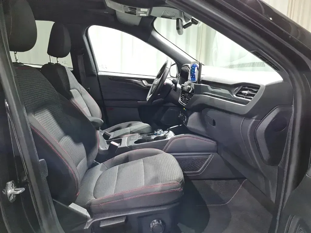 Gebraucht Ford Kuga ST-Line 224 PS (164 kW) 2022 Schwarz, agate black metallic SUV