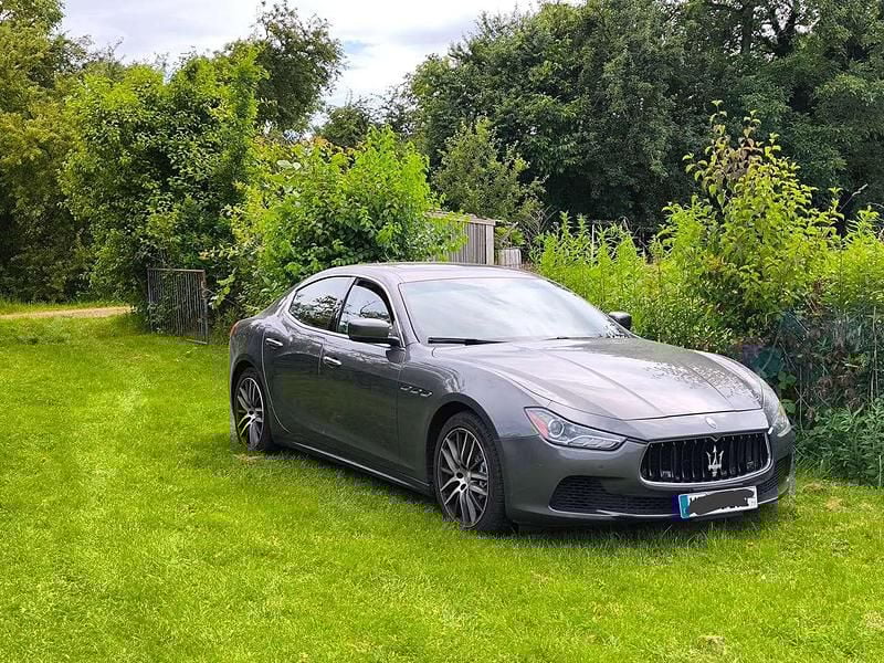 Grau Gebraucht 2015 Maserati Ghibli Coupé | 22.299 € (Superpreis) - Bild 1/4