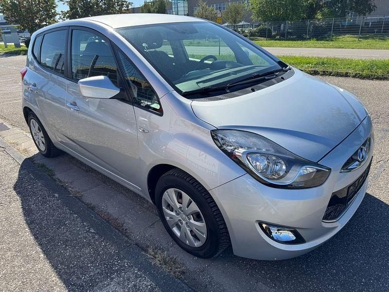 Gebraucht Hyundai ix20 Comfort 125 PS (91 kW) 2013 Silber Kleinwagen