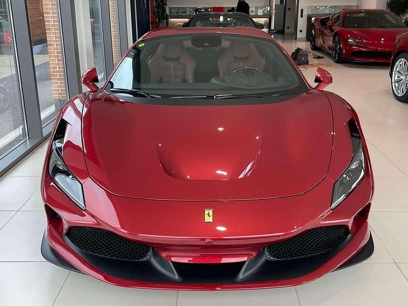 Rot Gebraucht 2022 Ferrari F8 Cabrio | 385.000 € - Bild 1/4