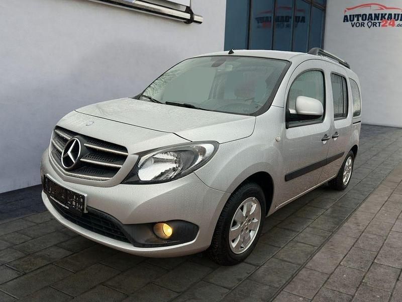 Gebraucht Mercedes Citan 112 Edition 114 PS (83 kW) 2018 Brillantsilber Kombi