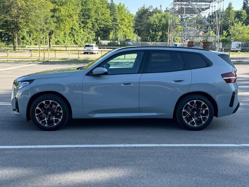 Grau Gebraucht 2025 BMW X3 M Sport SUV | 61.800 € - Bild 1/4