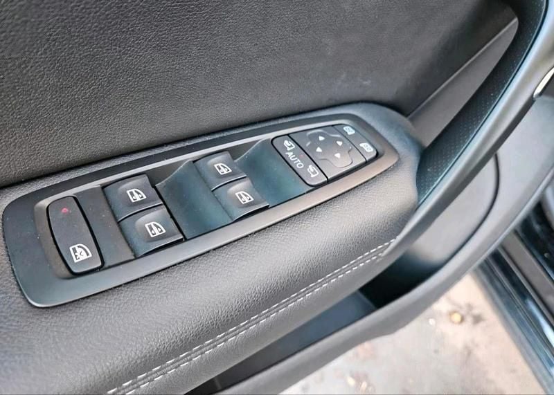 Gebraucht Renault Megane E-Tech Techno 160 PS (117 kW) 2021 Schwarz Kombi