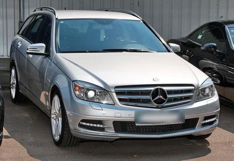 Silber Gebraucht 2010 Mercedes 250 Avantgarde Kombi | 12.800 € (Fairer Preis) - Bild 1/4