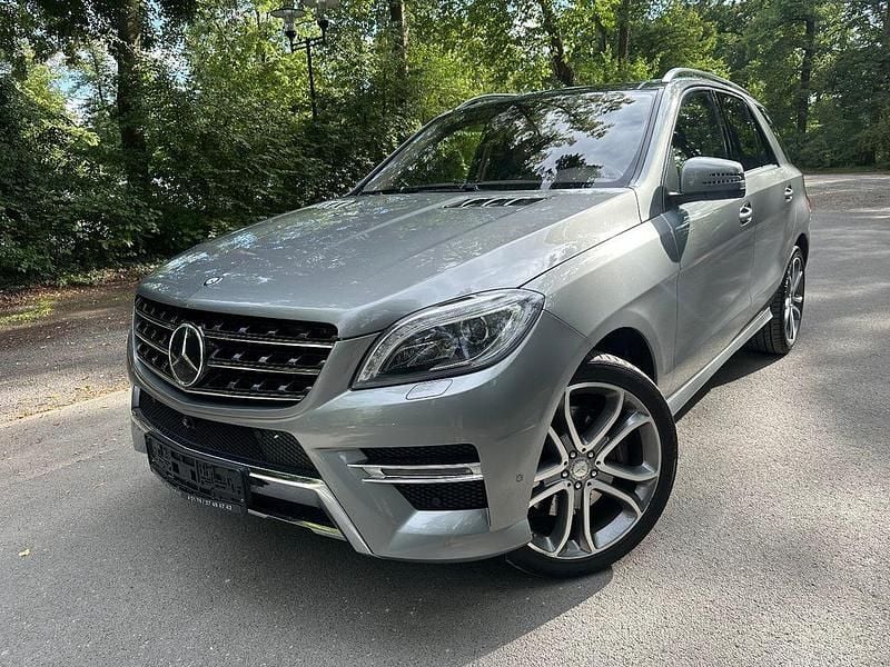 Silber Gebraucht 2015 Mercedes ML350 AMG line SUV | 32.490 € (Teuer) - Bild 1/4