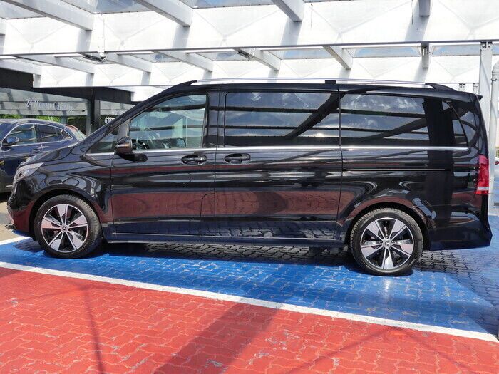 Gebraucht Mercedes V300 AMG 237 PS (174 kW) 2021 Obsidianschwarz metallic Van / Kleinbus