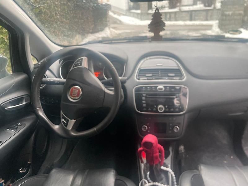 Gebraucht Fiat Punto 84 PS (61 kW) 2014 Schwarz Limousine