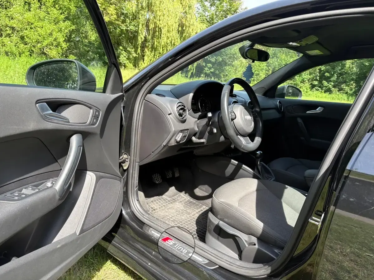 Gebraucht Audi A1 S-Line 95 PS (69 kW) 2015 Schwarz Kleinwagen