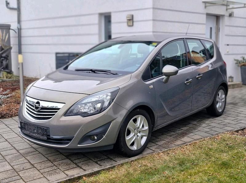 Gebraucht Opel Meriva 110 PS (80 kW) 2013 Braun Van / Kleinbus