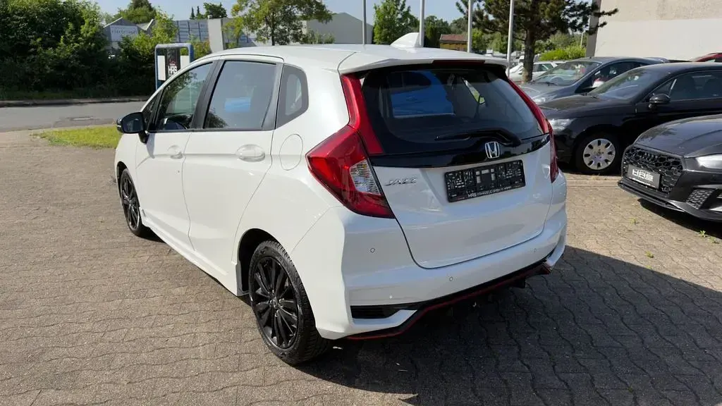 Gebraucht Honda Jazz Dynamic 131 PS (96 kW) 2018 Weiß Kleinwagen
