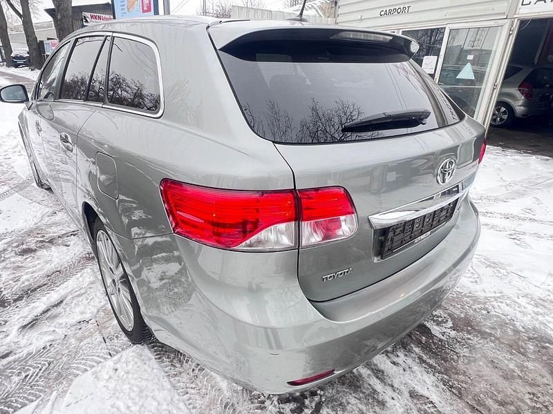 Gebraucht Toyota Avensis Executive 177 PS (130 kW) 2014 Grau Kombi