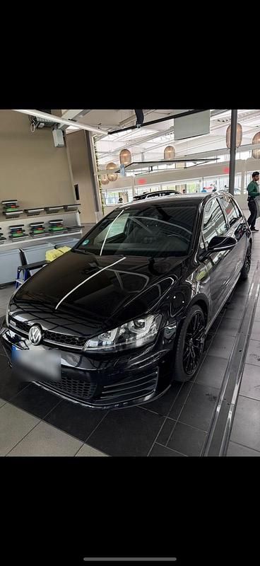 Schwarz Gebraucht 2014 VW Golf VII GTD Limousine | 10.500 € (Etwas zu teuer) - Bild 1/4