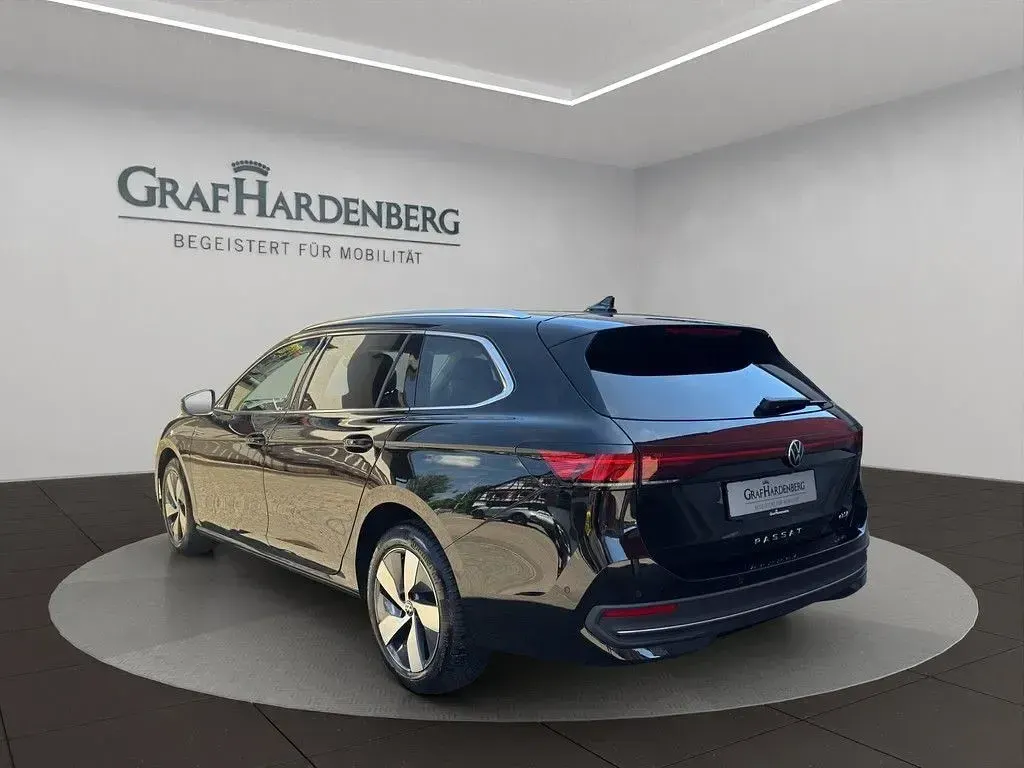 Gebraucht VW Passat Business 150 PS (110 kW) 2025 Schwarz Kombi