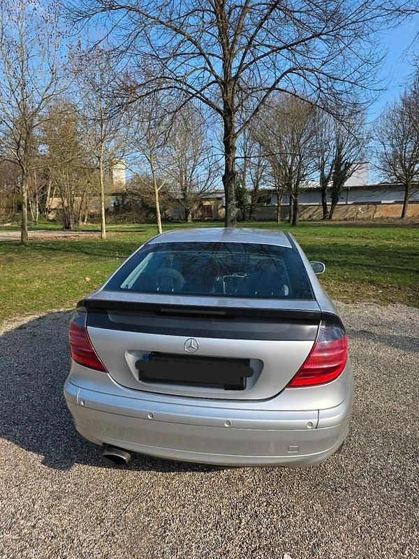 Gebraucht Mercedes C180 143 PS (105 kW) 2003 Silber Coupé