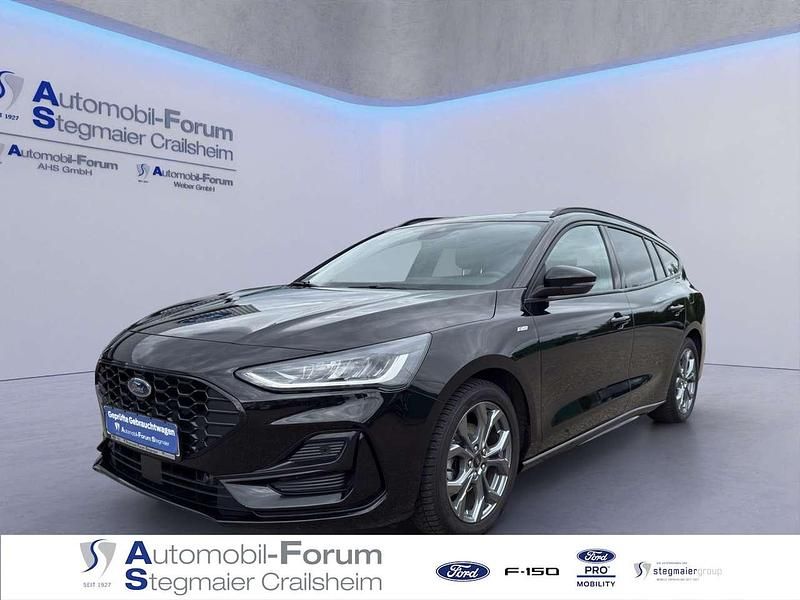 Obsidianschwarz metallic Gebraucht 2023 Ford Focus ST-Line Kombi | 19.430 € (Fairer Preis) - Bild 1/4