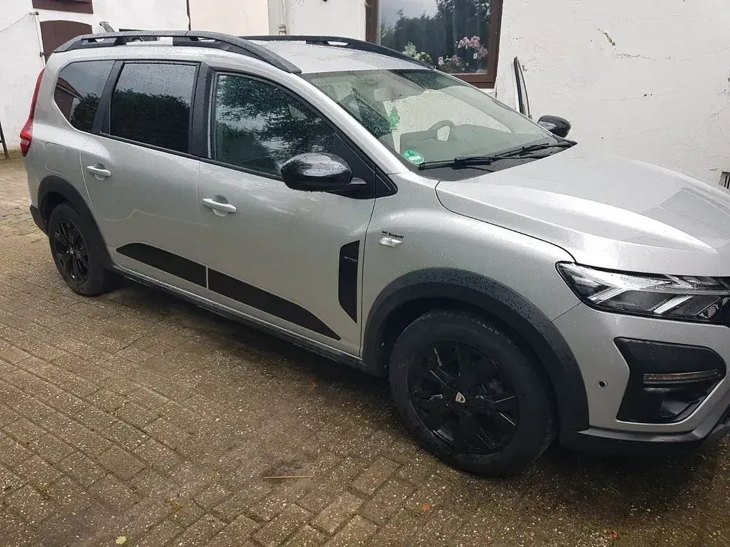 Gebraucht Dacia Jogger Extreme 91 PS (66 kW) 2022 Silber Van / Kleinbus