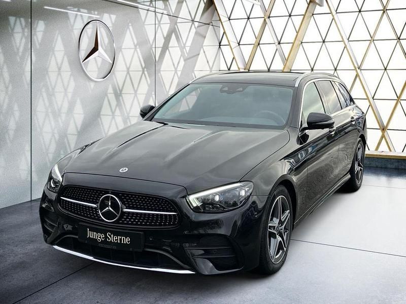 Metalliclack obsidianschwarz Gebraucht 2024 Mercedes E220 AMG Kombi | 47.739 € (Fairer Preis) - Bild 1/3