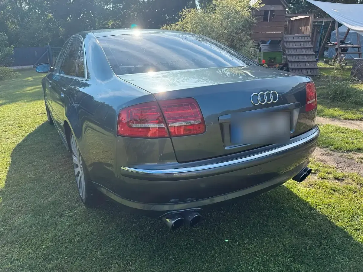 Gebraucht Audi A8 335 PS (246 kW) 2002 Blau Limousine